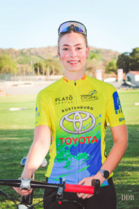 Elruschka Coetzer did well on Saturday in her age category 0/15-u/16, but unfortunately on Sunday she fell and hit her head, therefore she fell out of the race.